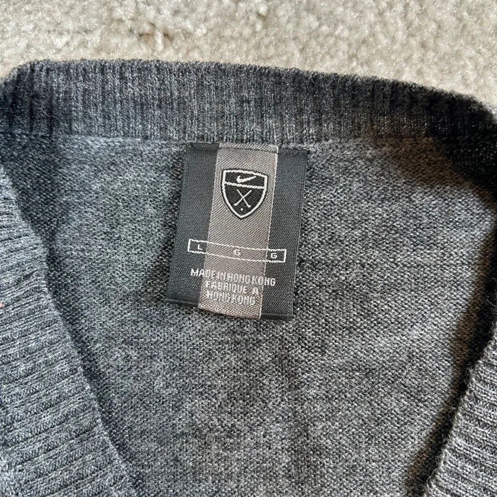 Nike Golf Sweater Vest Mens Large Gray 100% Merino Wool V-Neck Sleeveless Knit